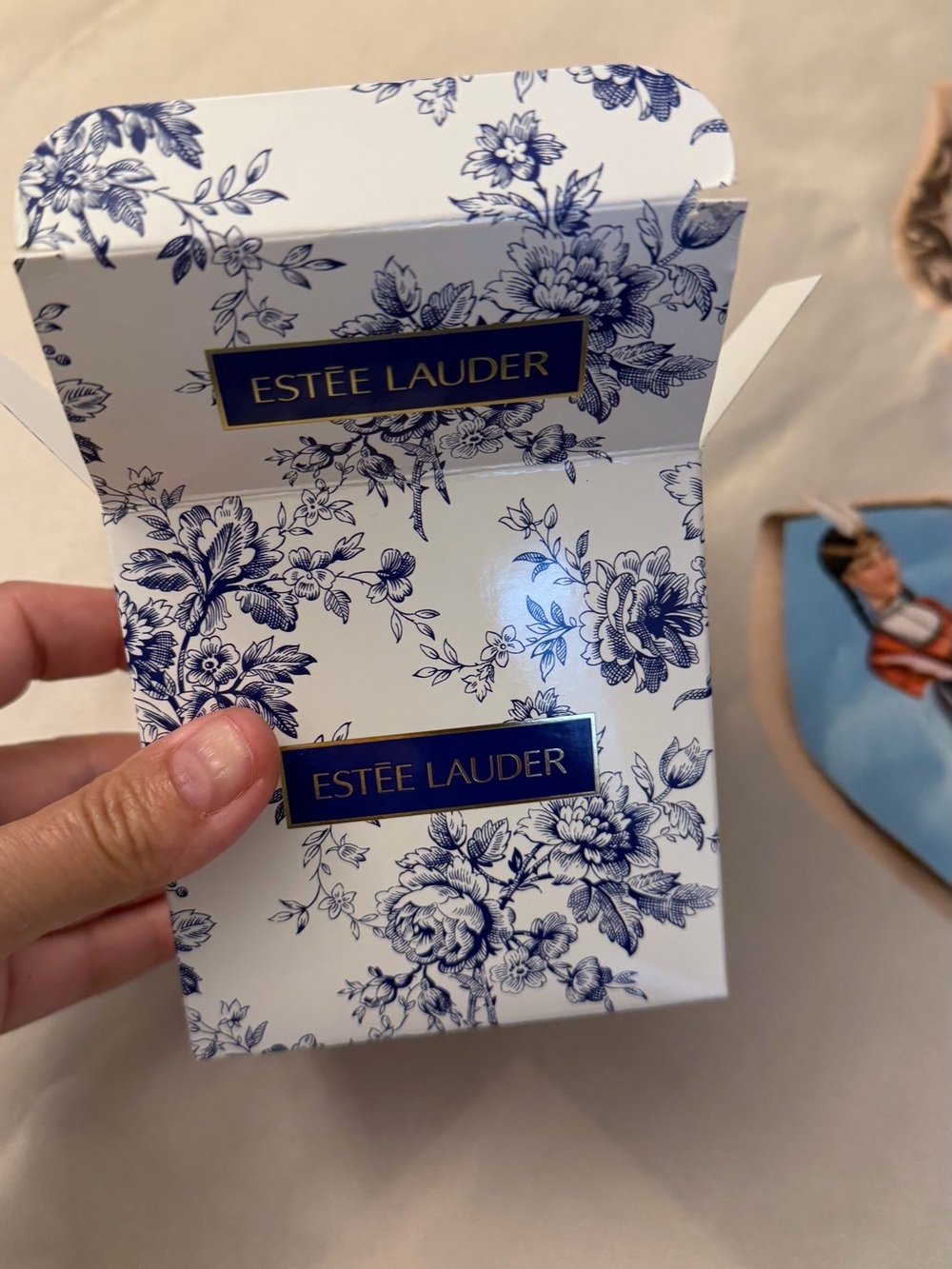Estée Lauder Full-Size Beauty Gift Set / Makeup & Skincare Set(New) - Picture 4 of 5